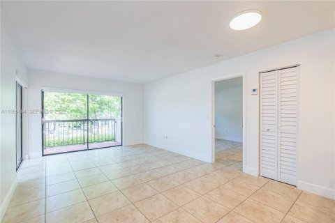 Condominio en Miami, Florida, 2 dormitorios  № 2026485