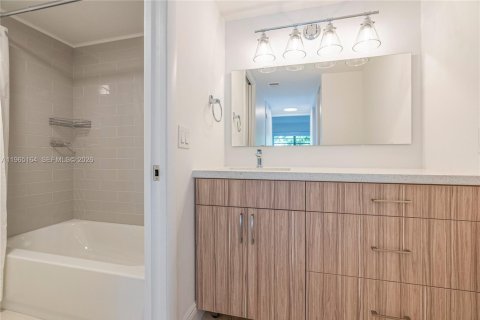 Condominio en alquiler en Miami, Florida, 2 dormitorios, 82.96 m2 № 2026485 - foto 8