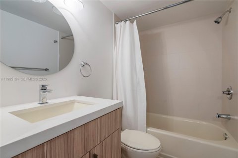 Condominio en alquiler en Miami, Florida, 2 dormitorios, 82.96 m2 № 2026485 - foto 14