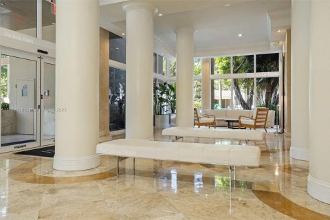 Condo in Miami, Florida, 2 bedrooms  № 1696781 - photo 30