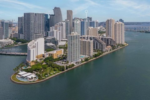 Condo in Miami, Florida, 2 bedrooms  № 1696781 - photo 2