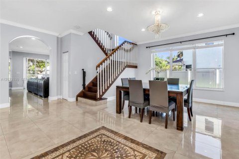 Casa en venta en Miramar, Florida, 6 dormitorios, 313.17 m2 № 2382906 - foto 8