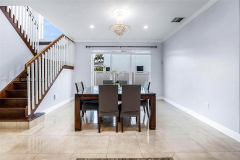 Casa en venta en Miramar, Florida, 6 dormitorios, 313.17 m2 № 2382906 - foto 9