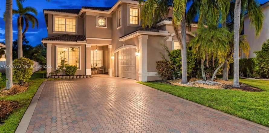 Casa en Miramar, Florida 6 dormitorios, 313.17 m2 № 2382906