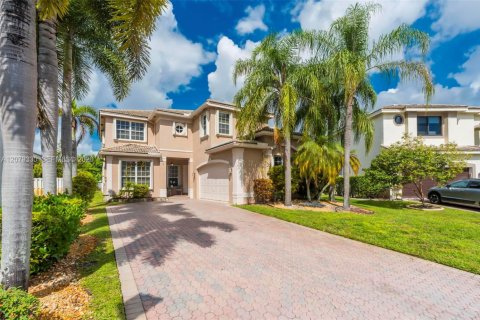 Casa en venta en Miramar, Florida, 6 dormitorios, 313.17 m2 № 2382906 - foto 2