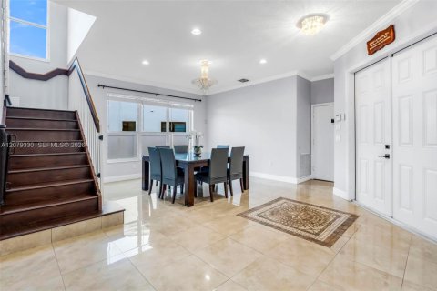 Casa en venta en Miramar, Florida, 6 dormitorios, 313.17 m2 № 2382906 - foto 17