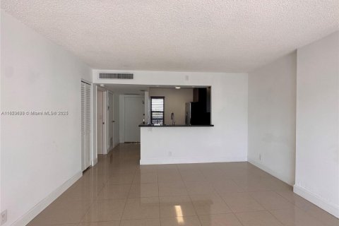 Condo in Aventura, Florida, 1 bedroom  № 1856887 - photo 8