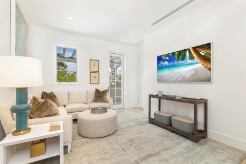 Condo in Palm Beach, Florida, 5 bedrooms  № 2087702 - photo 30