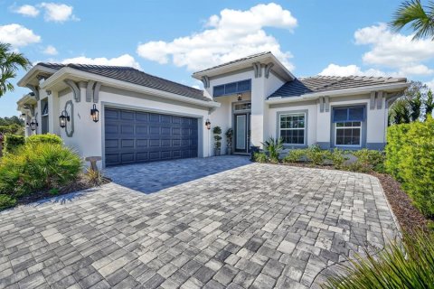 House in Palm Coast, Florida 4 bedrooms, 246.28 sq.m. № 2093329 - photo 3