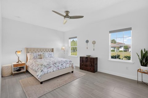 House in Palm Coast, Florida 4 bedrooms, 246.28 sq.m. № 2093329 - photo 18