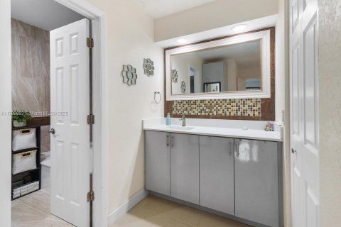 Купить кондоминиум в Уэстон, Флорида 2 спальни, 138.42м2, № 1958335 - фото 14