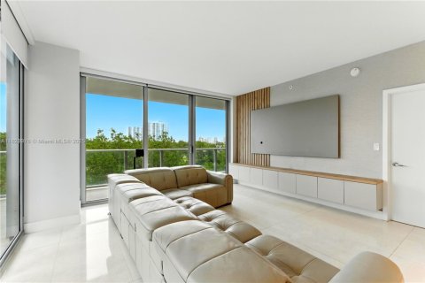 Condo in North Miami Beach, Florida, 3 bedrooms  № 1818144 - photo 4