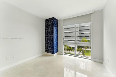 Condo in North Miami Beach, Florida, 3 bedrooms  № 1818144 - photo 16