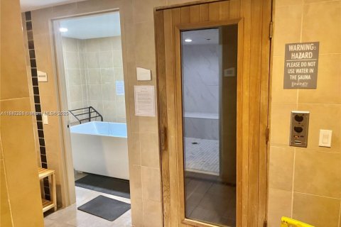 Купить кондоминиум в Майами, Флорида 1 спальня, 55.28м2, № 1847710 - фото 20