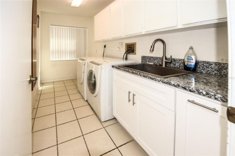 Casa en venta en New Port Richey, Florida, 3 dormitorios, 237.83 m2 № 1569321 - foto 24