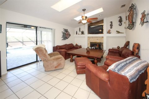 Casa en venta en New Port Richey, Florida, 3 dormitorios, 237.83 m2 № 1569321 - foto 18