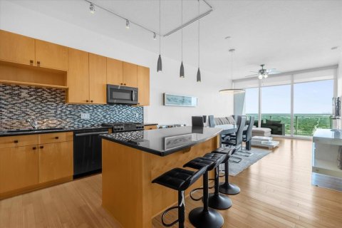 Condo in Orlando, Florida, 2 bedrooms  № 1675364 - photo 10