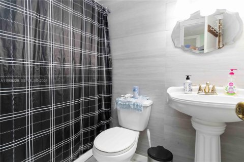 Купить кондоминиум в Майами, Флорида 2 спальни, 103.12м2, № 2174407 - фото 14