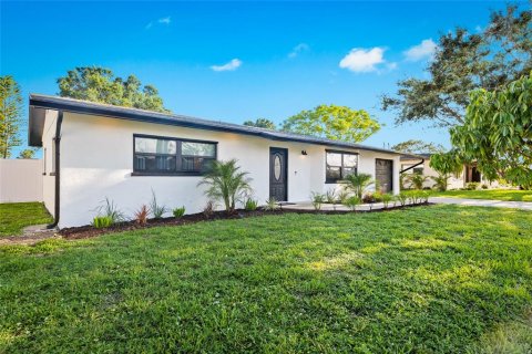 House in Venice, Florida 2 bedrooms, 139.82 sq.m. № 1626167 - photo 2