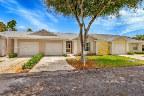Villa ou maison à vendre à Homestead, Floride: 2 chambres, 108.79 m2 № 1788497 - photo 1