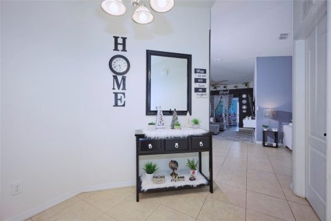 House in Dundee, Florida 4 bedrooms, 160.72 sq.m. № 1732708 - photo 7