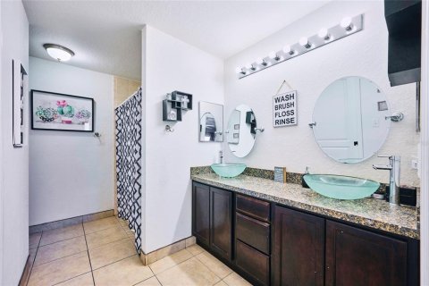 House in Dundee, Florida 4 bedrooms, 160.72 sq.m. № 1732708 - photo 29