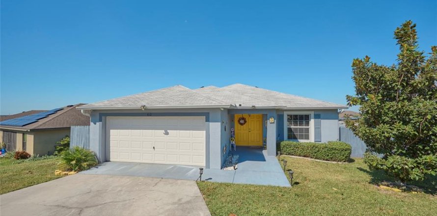 House in Dundee, Florida 4 bedrooms, 160.72 sq.m. № 1732708