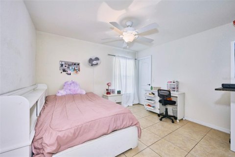 House in Dundee, Florida 4 bedrooms, 160.72 sq.m. № 1732708 - photo 27