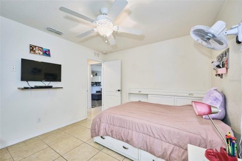 House in Dundee, Florida 4 bedrooms, 160.72 sq.m. № 1732708 - photo 28