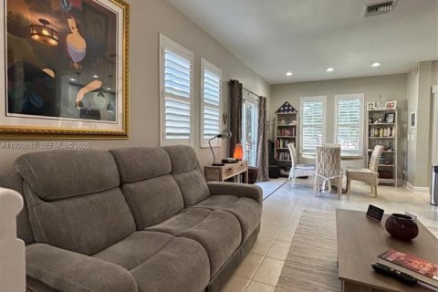 Купить кондоминиум в Палм-Бич-Гарденс, Флорида 2 спальни, 106.28м2, № 1988834 - фото 10