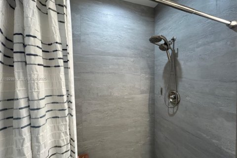 Купить кондоминиум в Палм-Бич-Гарденс, Флорида 2 спальни, 106.28м2, № 1988834 - фото 18