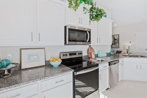 House in Palm Coast, Florida 4 bedrooms, 174.84 sq.m. № 1643338 - photo 12
