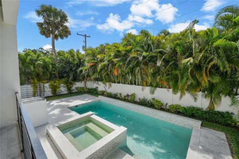 Casa en alquiler en Tampa, Florida, 5 dormitorios, 522.2 m2 № 1912805 - foto 18