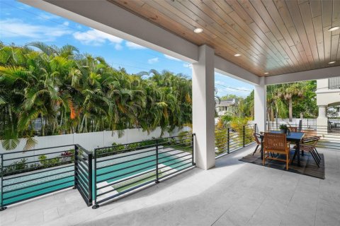 Casa en alquiler en Tampa, Florida, 5 dormitorios, 522.2 m2 № 1912805 - foto 17