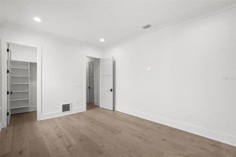 Casa en alquiler en Tampa, Florida, 5 dormitorios, 522.2 m2 № 1912805 - foto 14