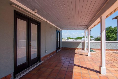 Propiedad comercial en alquiler en Fort Pierce, Florida № 786943 - foto 1