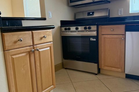 Condo in Fort Lauderdale, Florida, 2 bedrooms  № 2081781 - photo 2