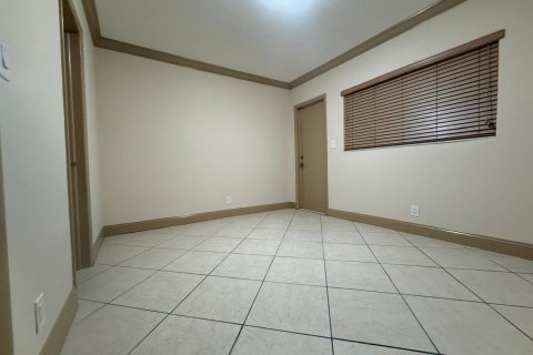 Condo in Fort Lauderdale, Florida, 2 bedrooms  № 2081781 - photo 9