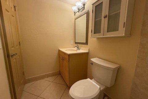 Condo in Fort Lauderdale, Florida, 2 bedrooms  № 2081781 - photo 12