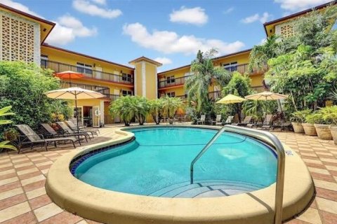 Condo in Fort Lauderdale, Florida, 2 bedrooms  № 2081781 - photo 18