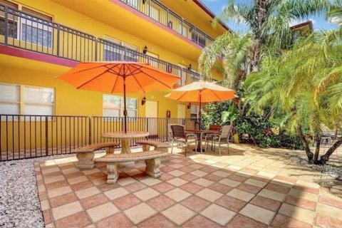 Condo in Fort Lauderdale, Florida, 2 bedrooms  № 2081781 - photo 17