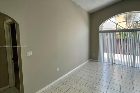 Villa ou maison à louer à Miami, Floride: 3 chambres, 151.52 m2 № 1874946 - photo 8