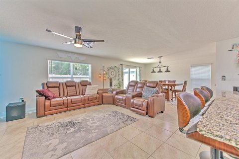 House in Riverview, Florida 4 bedrooms, 216.28 sq.m. № 2394023 - photo 17