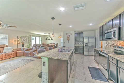 House in Riverview, Florida 4 bedrooms, 216.28 sq.m. № 2394023 - photo 8