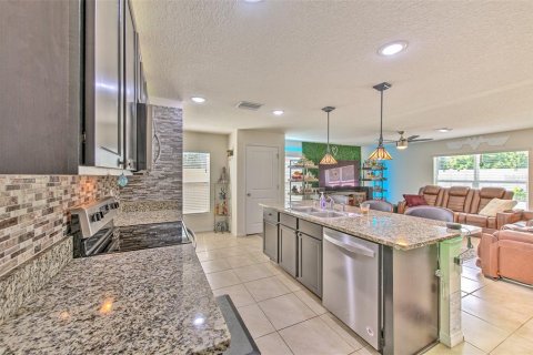 House in Riverview, Florida 4 bedrooms, 216.28 sq.m. № 2394023 - photo 14