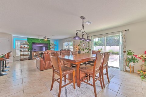 House in Riverview, Florida 4 bedrooms, 216.28 sq.m. № 2394023 - photo 24