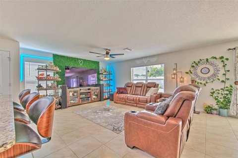 House in Riverview, Florida 4 bedrooms, 216.28 sq.m. № 2394023 - photo 19