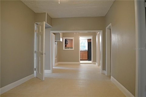House in DeLand, Florida 4 bedrooms, 121.33 sq.m. № 1301302 - photo 6