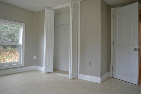 House in DeLand, Florida 4 bedrooms, 121.33 sq.m. № 1301302 - photo 10