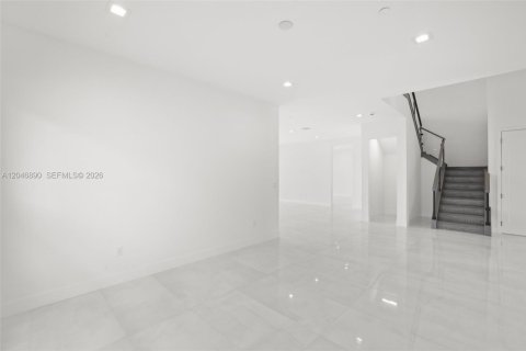 House in Palm Beach Gardens, Florida 5 bedrooms, 488.67 sq.m. № 2186140 - photo 9